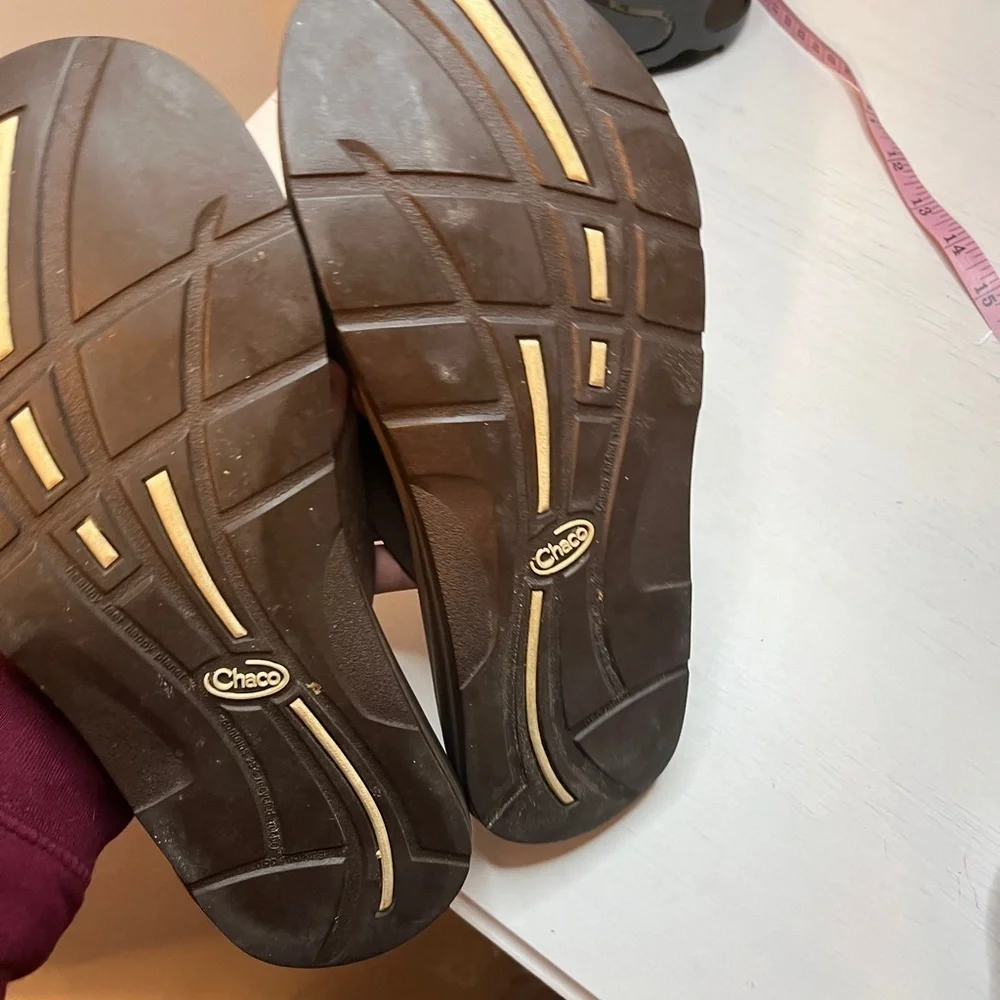 Men's Chaco Classic Leather Flip Flop Sandal M8